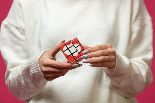 Walentynkowa kostka logiczna