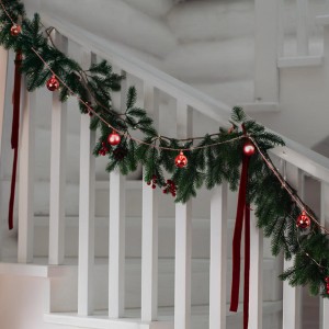 Bombki na łańcuchu - czerwone